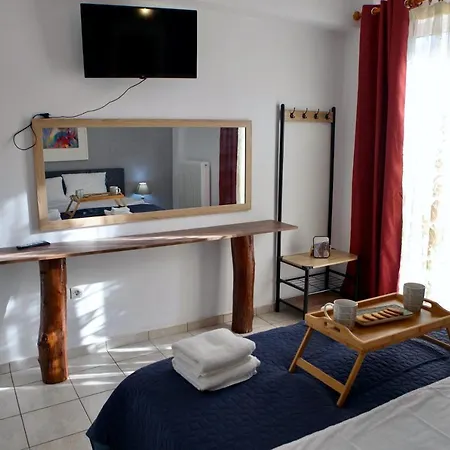 Angelina's Boutique In Apartment